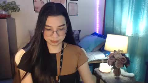 Snapshot of urwetasianprincessxx chatting on December 5, 11:27 am Ashley Kate Mateo Gray online show from December 5, 11:27 am