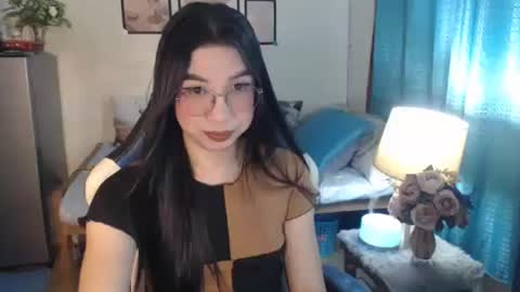 Snapshot of urwetasianprincessxx chatting on February 20, 7:45 am Ashley Kate Mateo Gray online show from February 20, 7:45 am