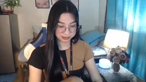 Snapshot of urwetasianprincessxx chatting on February 21, 9:02 am Ashley Kate Mateo Gray online show from February 21, 9:02 am