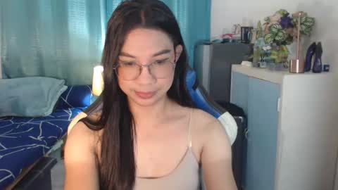 Snapshot of urwetasianprincessxx chatting on October 5, 10:35 am Ashley Kate Mateo Gray online show from October 5, 10:35 am