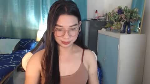 Snapshot of urwetasianprincessxx chatting on November 14, 11:31 am Ashley Kate Mateo Gray online show from November 14, 11:31 am