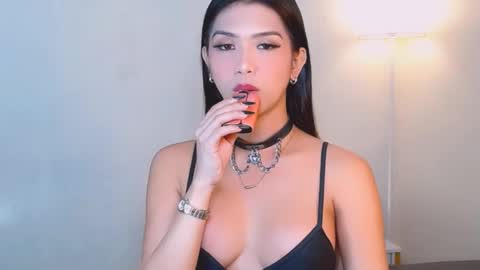 urwildest_margaret online show from February 11, 10:20 am