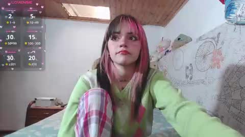 uryukim_ online show from July 12, 4:20 pm