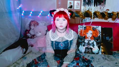 Snapshot of usagi_blush chatting on December 15, 3:31 pm Usagi Blush online show from December 15, 3:31 pm