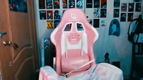 Snapshot of usagi_blush chatting on October 2, 2:07 am Usagi Blush online show from October 2, 2:07 am