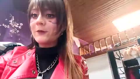 --Lucy-- online show from January 26, 6:48 pm