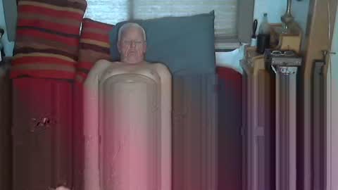 Snapshot of usednotbroken1 chatting on October 27, 2:21 pm usednotbroken1 online show from October 27, 2:21 pm