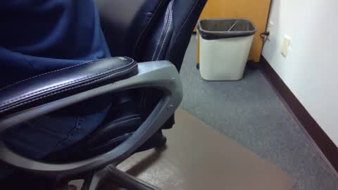 useemie online show from February 15, 8:05 pm