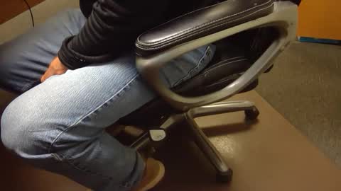 useemie online show from April 1, 10:40 pm