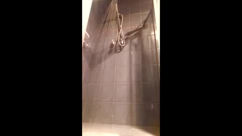 mia online show from April 4, 2:03 pm