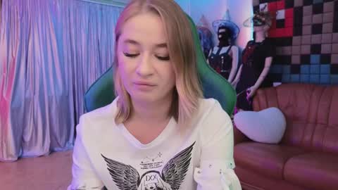 Leila online show from December 10, 6:01 am