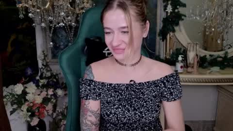 Leila online show from January 17, 3:32 pm