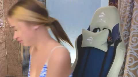 Leila online show from October 17, 3:47 pm