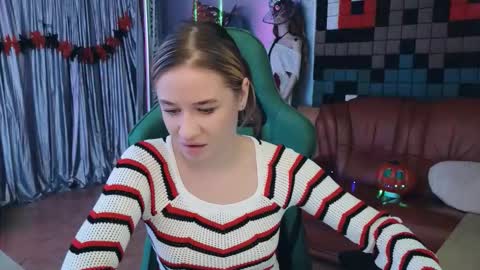 Leila online show from October 21, 7:03 pm