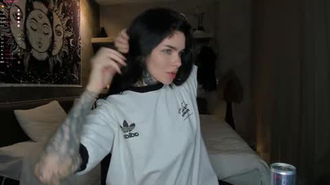 Eva online show from February 3, 6:57 pm