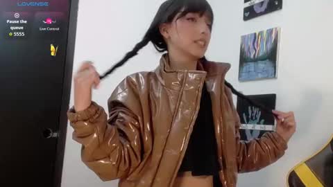 v1cky_ online show from October 10, 10:42 pm