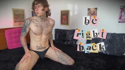 Snapshot of v1ctorwayne chatting on April 10, 2:50 am v1ctorwayne online show from April 10, 2:50 am