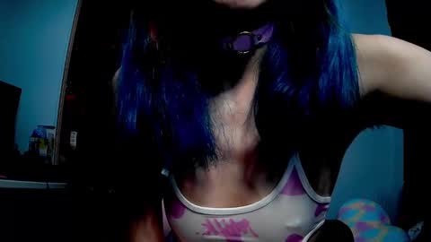 Snapshot of v3n0mb1t3z chatting on December 29, 11:08 pm kermit online show from December 29, 11:08 pm