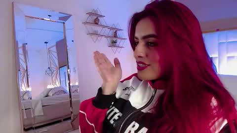 Snapshot of vaaleriee_miller_ chatting on January 9, 2:47 am valeriee miller online show from January 9, 2:47 am