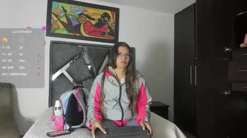 Vahiolet smith online show from October 8, 3:15 am