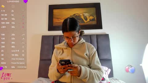 Vahiolet smith online show from April 11, 3:44 am