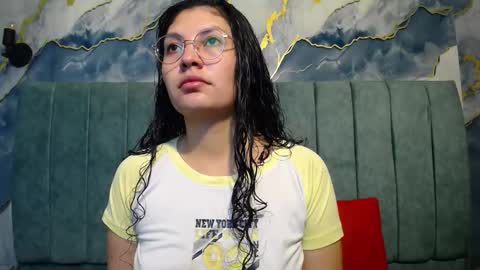 Snapshot of vainilla_cam chatting on March 24, 2:05 am Vainilla online show from March 24, 2:05 am