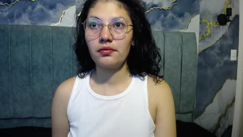 Snapshot of vainilla_cam chatting on April 8, 4:07 pm Vainilla online show from April 8, 4:07 pm