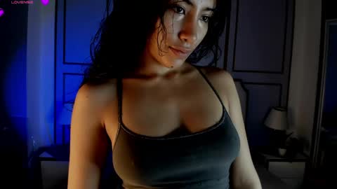 Vaioleth online show from May 25, 12:33 pm