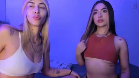 vaiolett_69 online show from May 6, 5:03 am