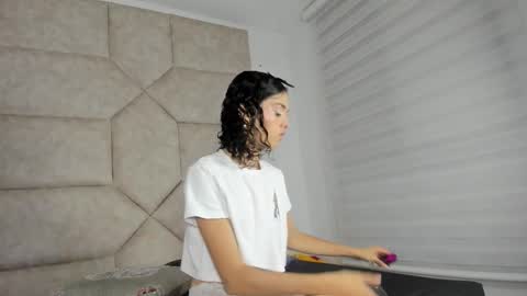 Snapshot of vaiolett_smith chatting on September 20, 10:05 am V A I O L E T T S M I T H online show from September 20, 10:05 am