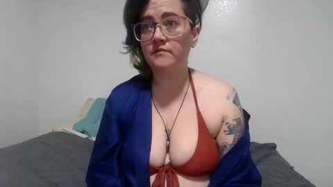 valarieak online show from October 13, 4:18 pm