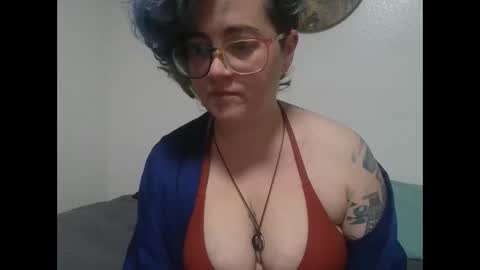 valarieak online show from October 19, 7:42 am