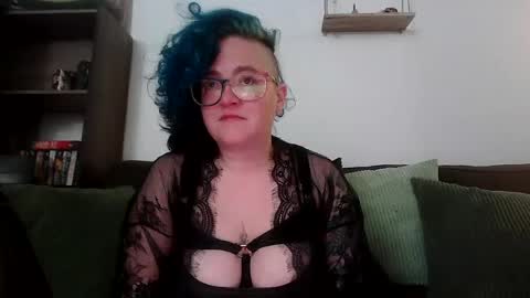 Snapshot of valarieak chatting on June 15, 7:21 am valarieak online show from June 15, 7:21 am