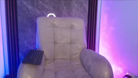 Snapshot of vale_queeny chatting on May 25, 3:01 am vale_queeny online show from May 25, 3:01 am