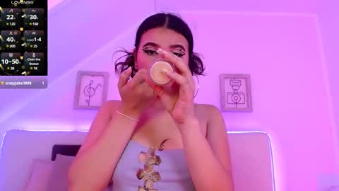 Tifanny  online show from February 26, 7:49 pm