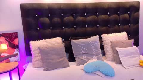 Valen Scott online show from November 17, 4:35 pm