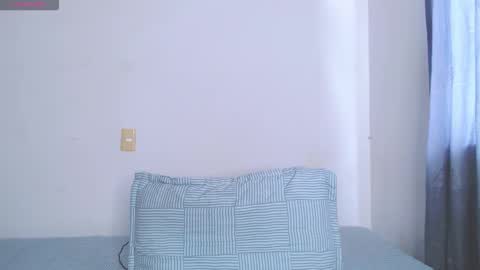 IG-valen mendoza99  twitter valenthompson99 online show from December 4, 7:11 pm