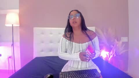 valenferrerns online show from April 21, 1:42 am