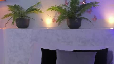 Snapshot of valenn__smith chatting on February 25, 7:03 pm Valentina online show from February 25, 7:03 pm