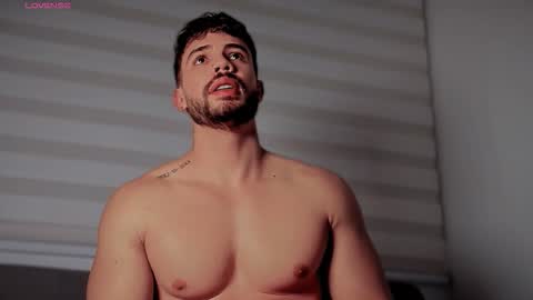 Snapshot of valenthinoking chatting on November 16, 2:50 am valenthinoking online show from November 16, 2:50 am