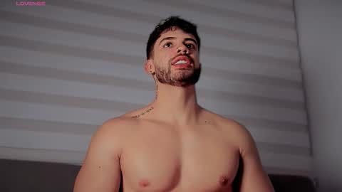 Snapshot of valenthinoking chatting on November 18, 4:50 am valenthinoking online show from November 18, 4:50 am