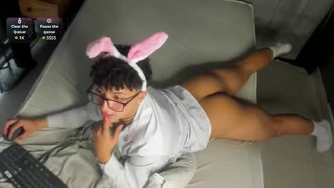 Snapshot of valentin0_3 chatting on November 14, 7:56 pm Valentin0 online show from November 14, 7:56 pm