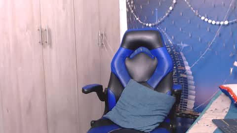 Valentine online show from December 5, 12:00 pm