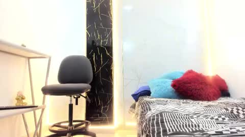 VALENTIN  online show from March 17, 3:22 am