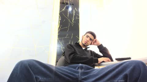 VALENTIN  online show from March 25, 3:23 am