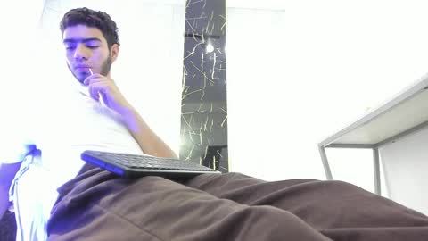 VALENTIN  online show from April 8, 4:23 am