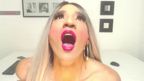 Snapshot of valentina_angel2021 chatting on June 25, 1:05 am INSTAGRAM valentina angell2021 online show from June 25, 1:05 am