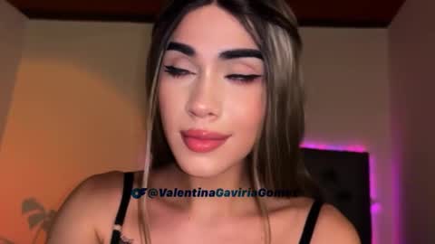 Snapshot of valentina_gaviria_ chatting on November 15, 11:43 pm VALENTINA GAVIRIA online show from November 15, 11:43 pm