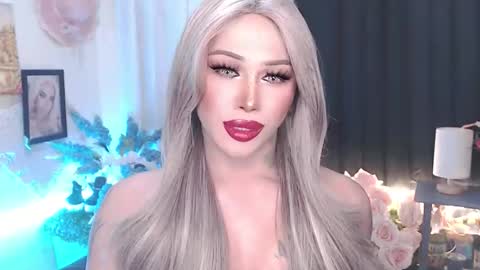 Amanda online show from April 10, 6:45 pm