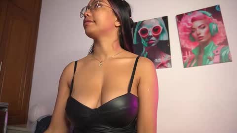 VALENTINA online show from November 27, 11:01 am